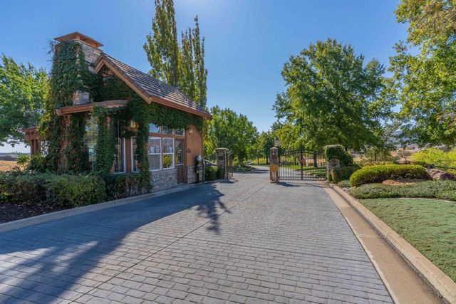 73 Quail Hollow Ln, Copperopolis, CA 95228