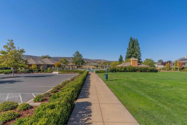 73 Quail Hollow Ln, Copperopolis, CA 95228