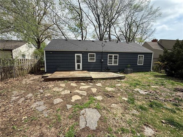 5410 Briar Street, Roeland Park, KS 66205