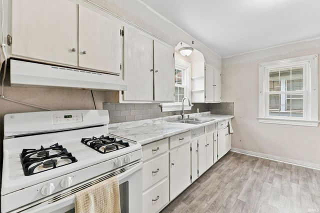 3226 Bowser Avenue, Fort Wayne, IN 46806