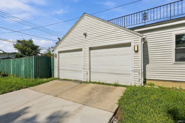 3226 Bowser Avenue, Fort Wayne, IN 46806