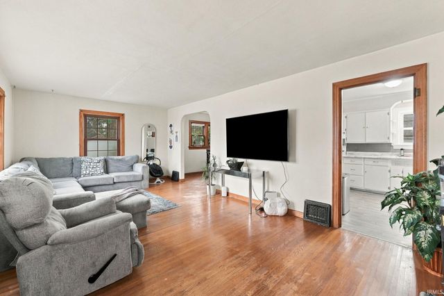 3226 Bowser Avenue, Fort Wayne, IN 46806