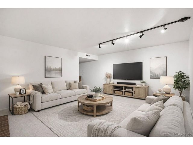 4523 W Ponds Cir, Littleton, CO 80123