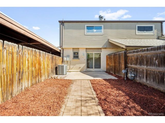 4523 W Ponds Cir, Littleton, CO 80123