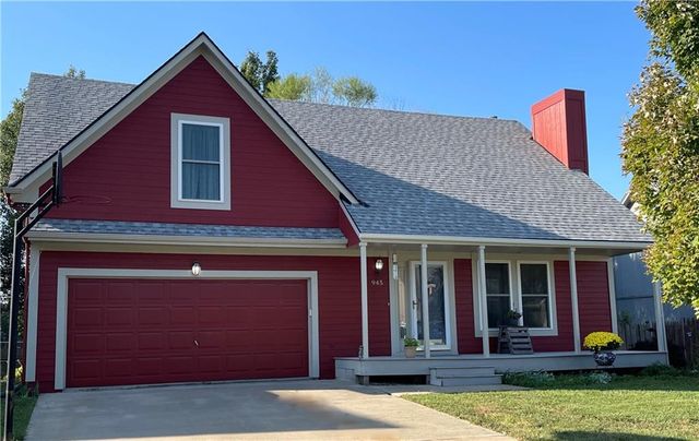 945 E Cottage Creek Drive, Gardner, KS 66030
