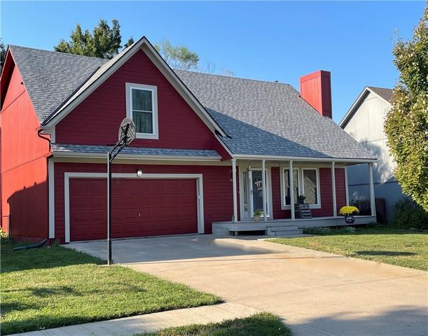 945 E Cottage Creek Drive, Gardner, KS 66030