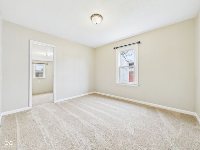 204 E 34th Street, Anderson, IN 46013