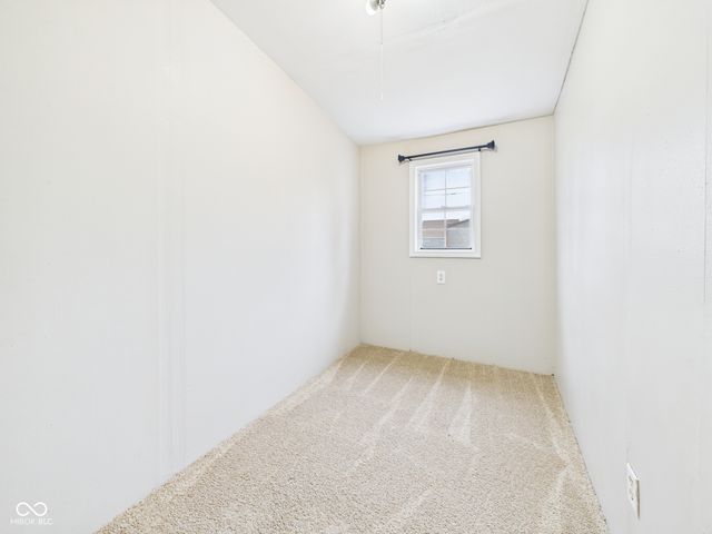 204 E 34th Street, Anderson, IN 46013