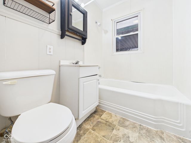 204 E 34th Street, Anderson, IN 46013