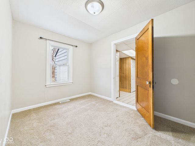 204 E 34th Street, Anderson, IN 46013