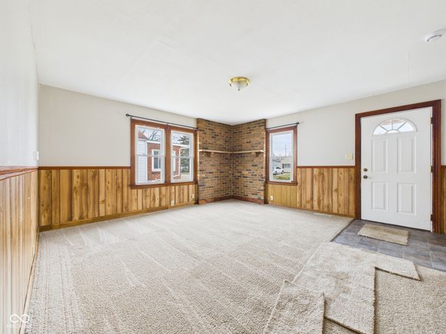 204 E 34th Street, Anderson, IN 46013