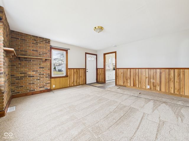 204 E 34th Street, Anderson, IN 46013