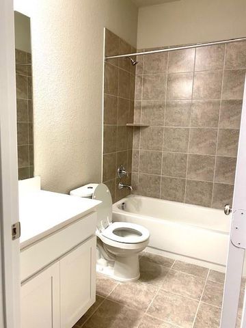 2421 Bear Creek, Rosharon, TX 77583