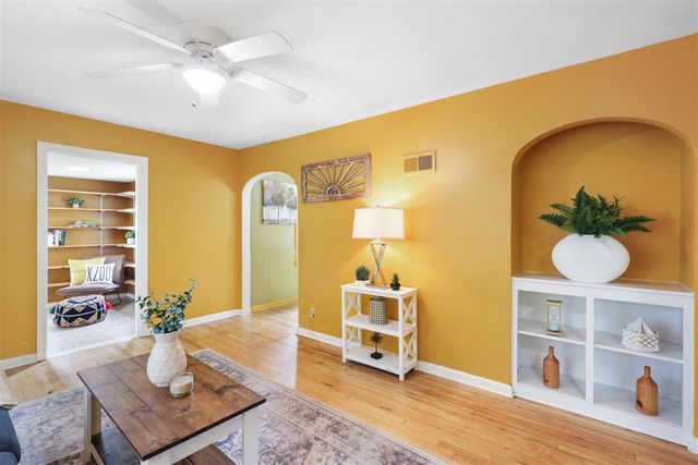 1808 Park Avenue, Kalamazoo, MI 49004