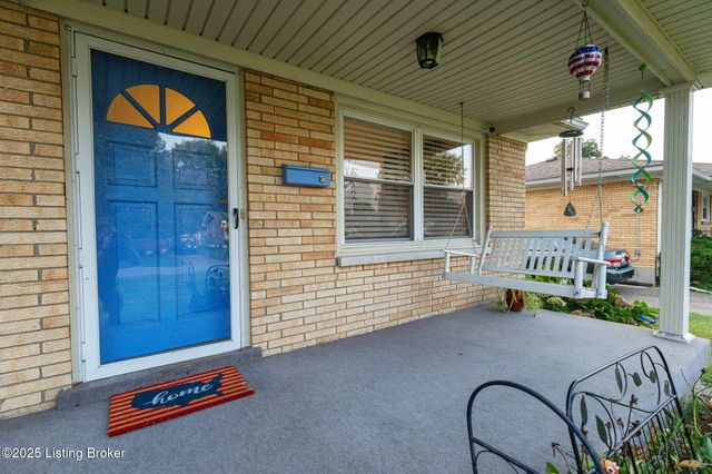 8004 Canna Dr, Louisville, KY 40258