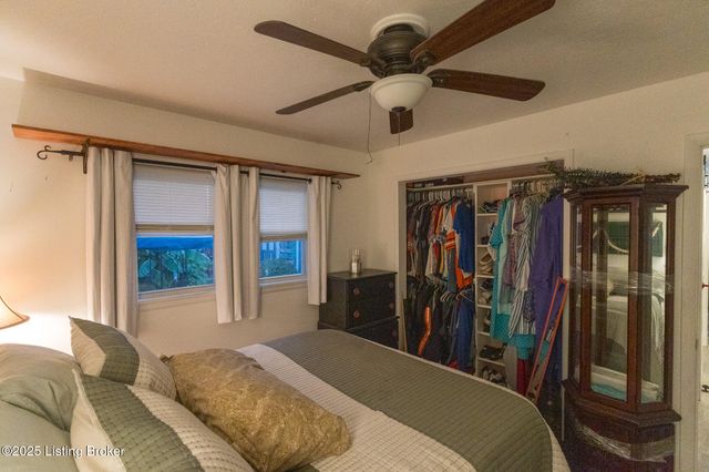 8004 Canna Dr, Louisville, KY 40258