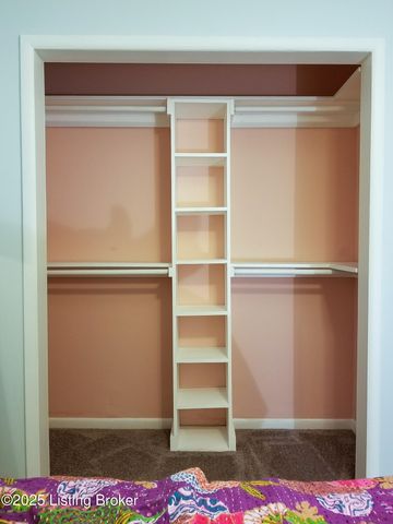 8004 Canna Dr, Louisville, KY 40258