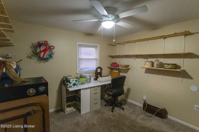 8004 Canna Dr, Louisville, KY 40258