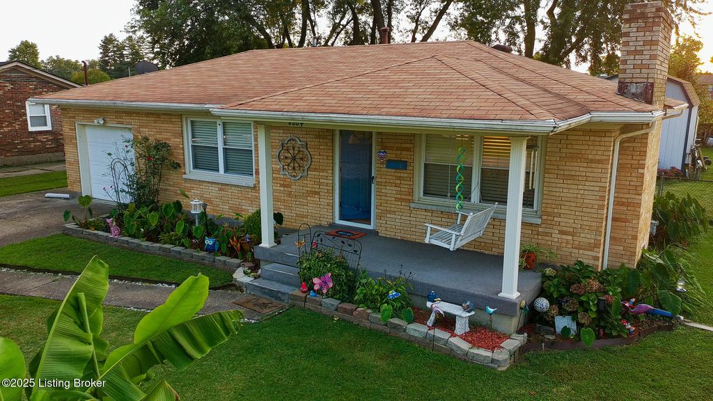 8004 Canna Dr, Louisville, KY 40258