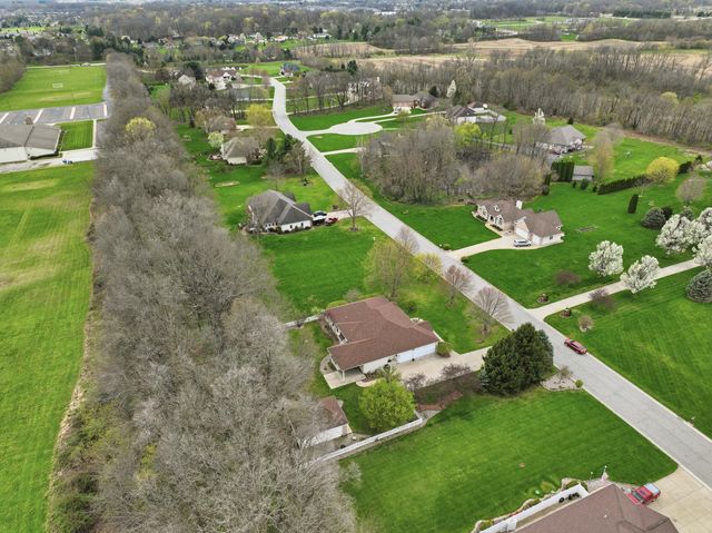 441 Meadowbrook Drive, Valparaiso, IN 46383