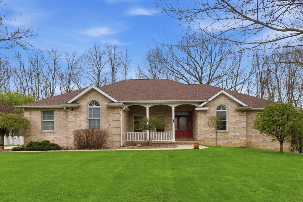 441 Meadowbrook Drive, Valparaiso, IN 46383