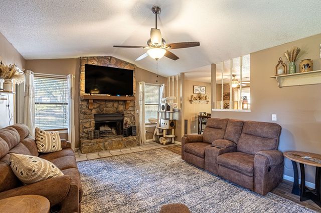 1178 Meadowlake Dr, Ozark, AL 36360