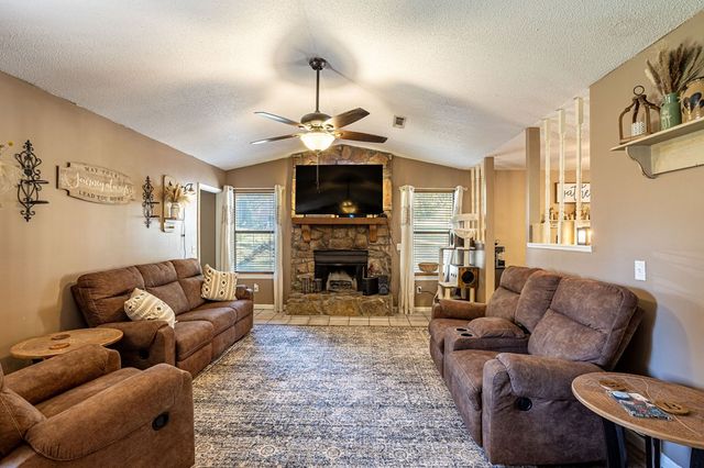 1178 Meadowlake Dr, Ozark, AL 36360