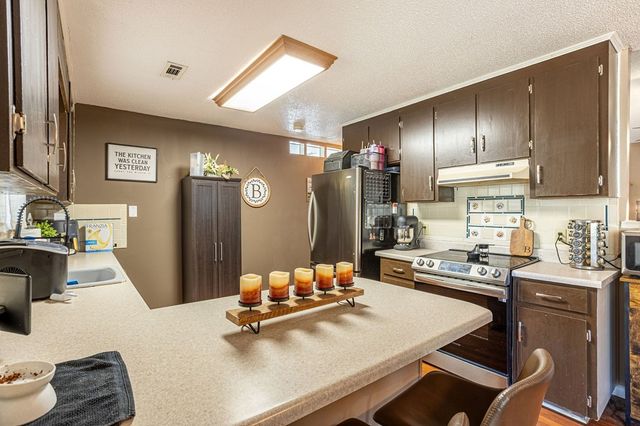 1178 Meadowlake Dr, Ozark, AL 36360