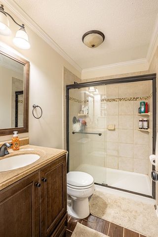 1178 Meadowlake Dr, Ozark, AL 36360