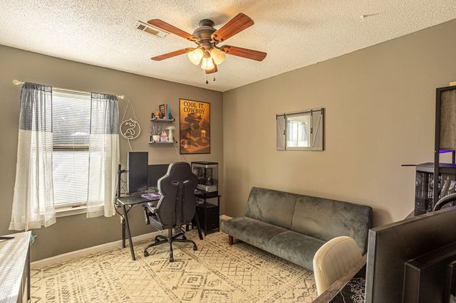 1178 Meadowlake Dr, Ozark, AL 36360