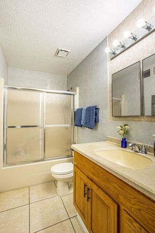 1178 Meadowlake Dr, Ozark, AL 36360