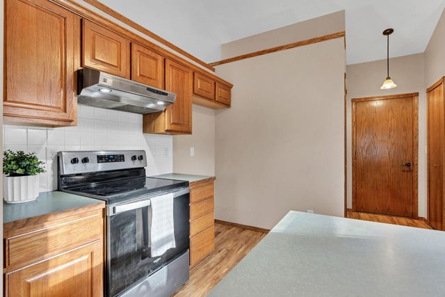 1630 E Windwood Cir, Derby, KS 67037