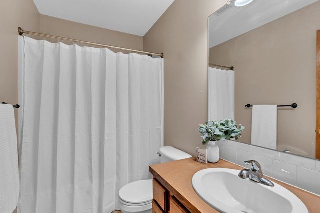 1630 E Windwood Cir, Derby, KS 67037