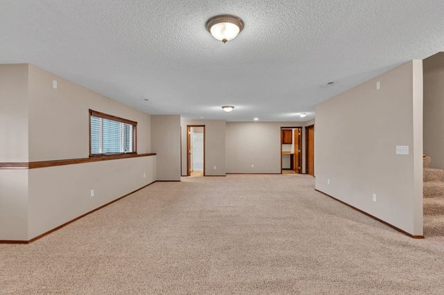 1630 E Windwood Cir, Derby, KS 67037