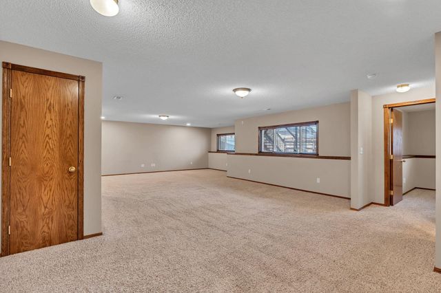 1630 E Windwood Cir, Derby, KS 67037