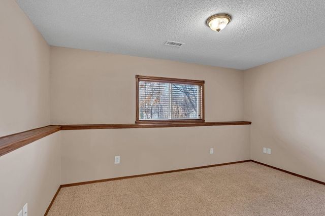 1630 E Windwood Cir, Derby, KS 67037