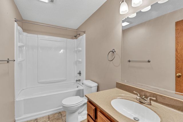 1630 E Windwood Cir, Derby, KS 67037