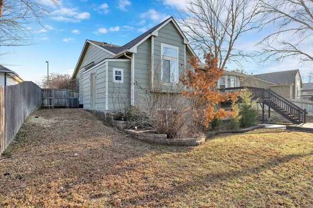 1630 E Windwood Cir, Derby, KS 67037