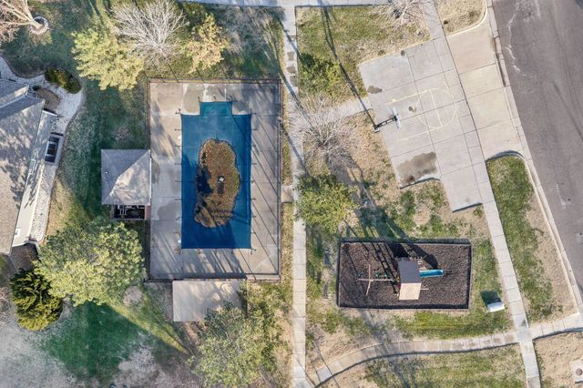 1630 E Windwood Cir, Derby, KS 67037