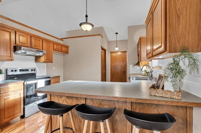 1630 E Windwood Cir, Derby, KS 67037