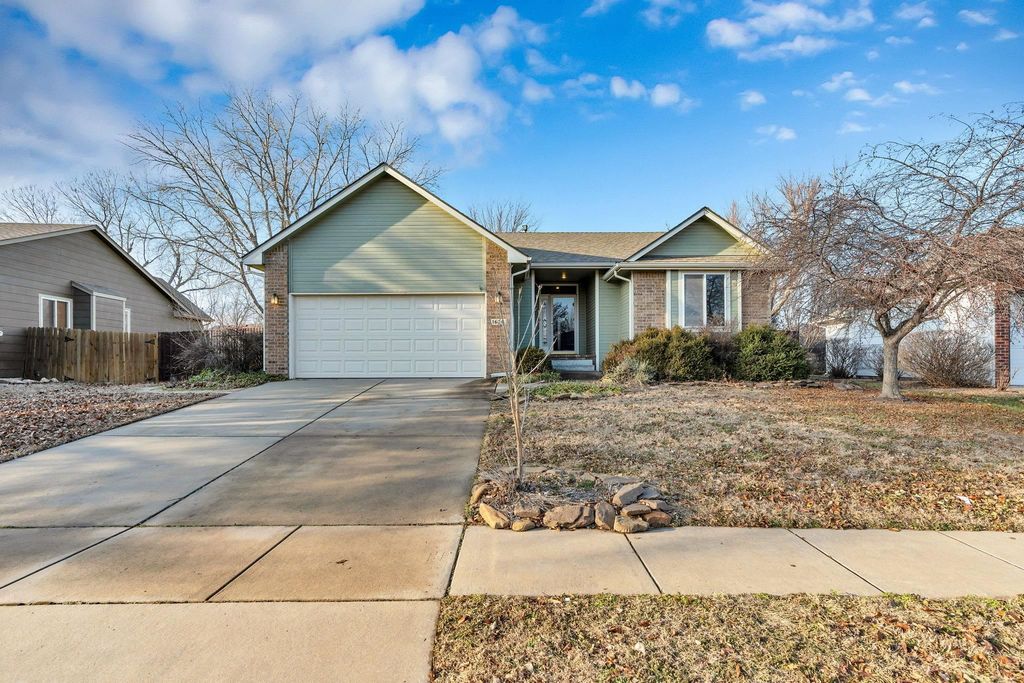 1630 E Windwood Cir, Derby, KS 67037