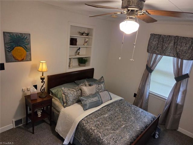999 Ben Lee Road, Thomasville, NC 27360