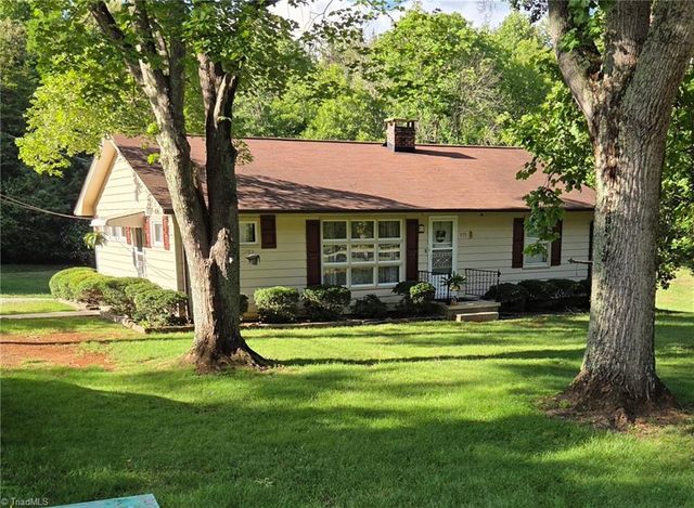 999 Ben Lee Road, Thomasville, NC 27360