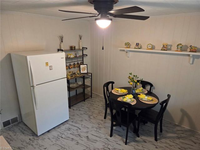999 Ben Lee Road, Thomasville, NC 27360