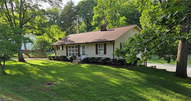 999 Ben Lee Road, Thomasville, NC 27360