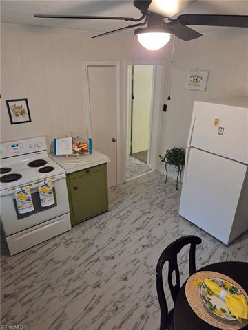 999 Ben Lee Road, Thomasville, NC 27360