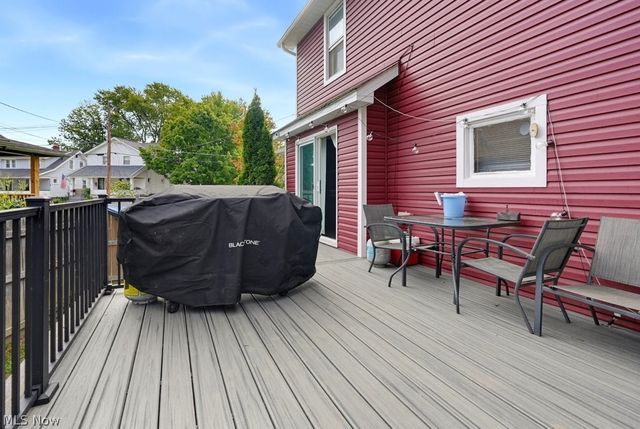 2390 Roth Drive, Cuyahoga Falls, OH 44221