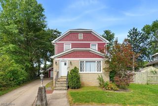 2390 Roth Drive, Cuyahoga Falls, OH 44221