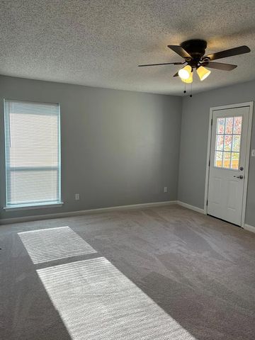 711 Harbour Town Drive 3, Lake Dallas, TX 75065