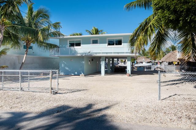 105 Caloosa Street, Plantation Key, FL 33070